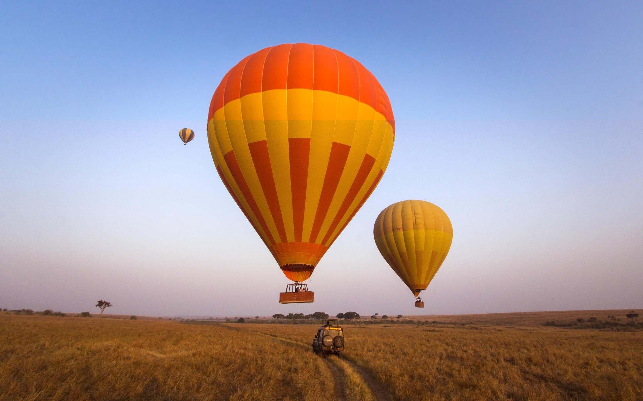 hot air balloon across the serengeti